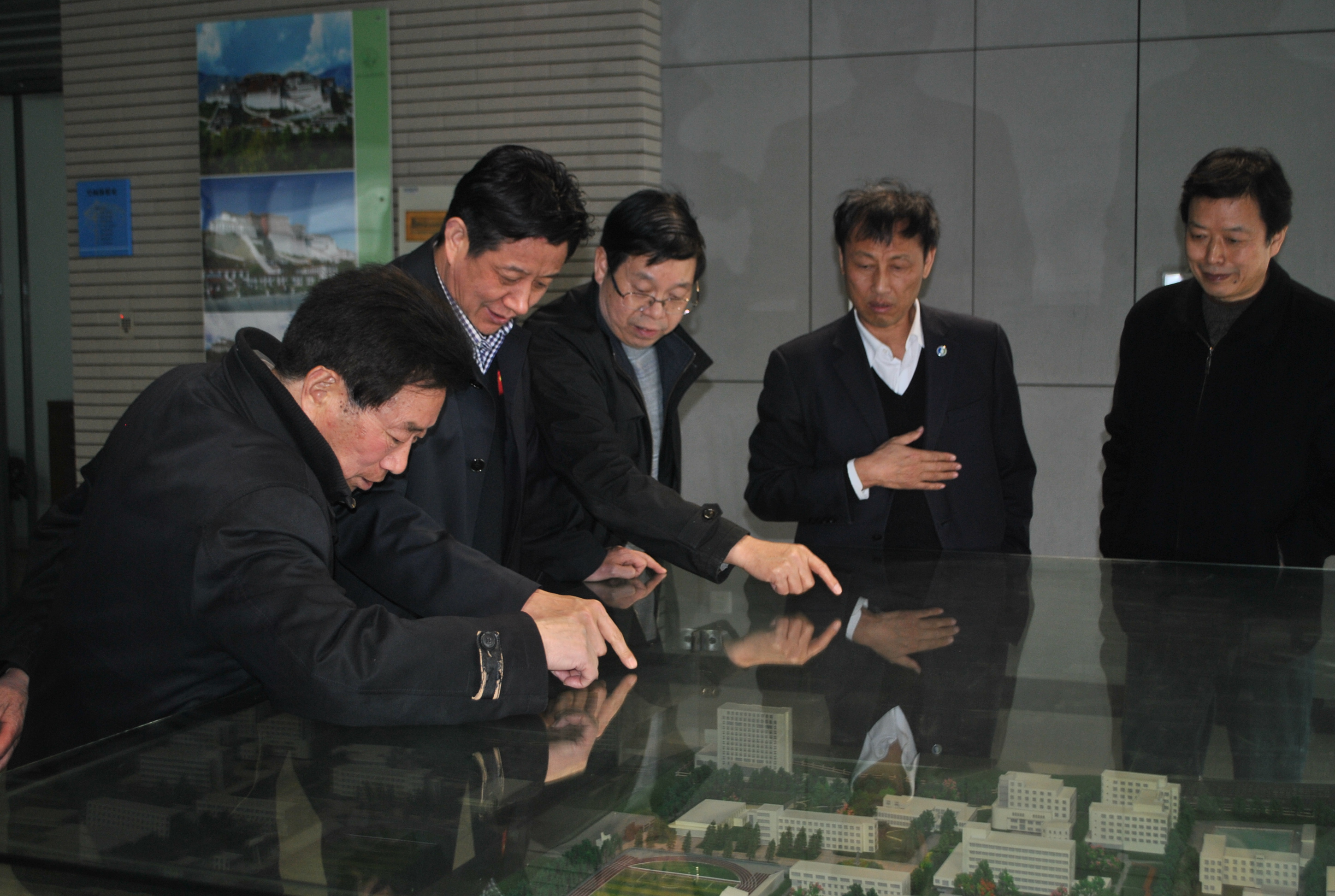 2024新澳门开门原料免费